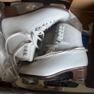 JACKSON MYSTIQUE women 6 figure skates